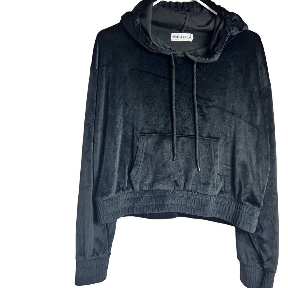 Weekend Edition Women's Long Sleeve Black Velour Cropped Sweatshirt Sz L